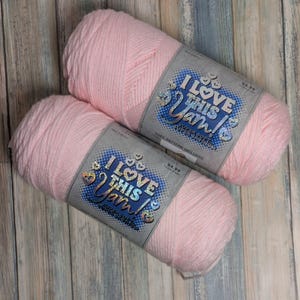 Lot de 2 écheveaux I Love This laine rose pâle laine peignée acrylique
