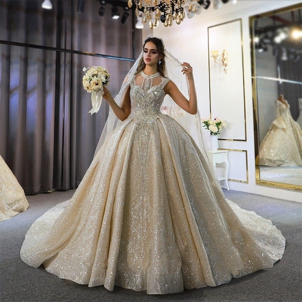 LUXURY Wedding Dress AMANDA  Dubai wedding dress 2023 with long lace veil