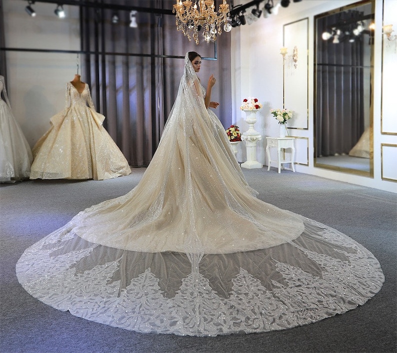LUXURY Wedding Dress AMANDA  Dubai wedding dress 2022 with image 3