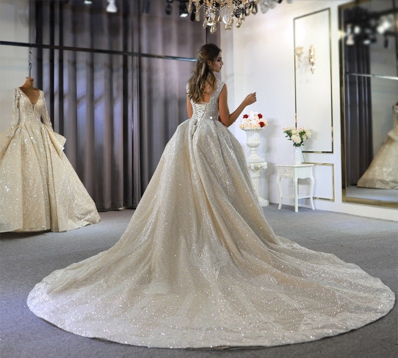 LUXURY Wedding Dress AMANDA  Dubai wedding dress 2022 with image 4