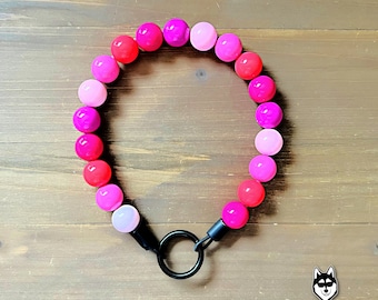 Tons de Rosa | Coleira Personalizada com Miçangas para Cães | Personalizada | Durável | Exclusiva