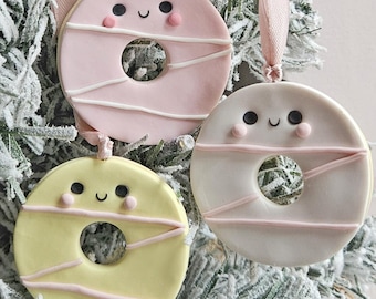 Iced Biscuit Christmas Tree Decoration – Handmade Polymer Clay Biscuit Ornament, Cute Hanging Decoration, Foodie Gift for Biscuit Lovers
