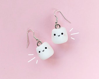 Marshmallow Ohrringe - Handgemachte Ohrringe aus Polymer Clay, süsses Kawaii Schmuck Geschenk, als Huggie Creolen oder als Fischhaken