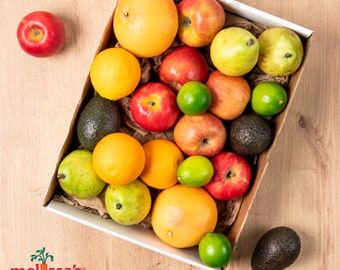 Melissa&#39;s Season&#39;s Best Organic Fruit Box | Fresh Fruit | Fruit