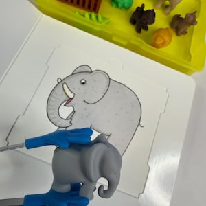 Querido kit de cuentos del zoológico con mini objetos. Libro de terapia del habla sobre el zoológico. imagen 7