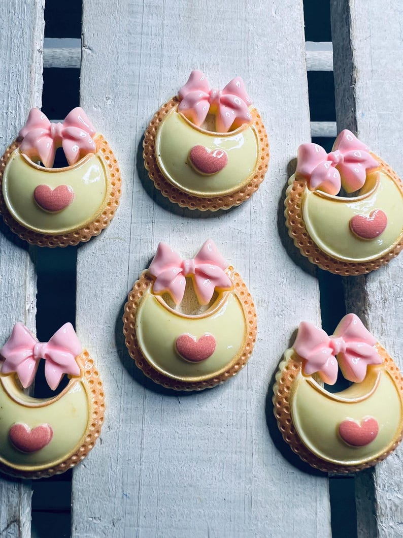 Miniature Baby BIB Trinket for CVC Words Mini Objects for Speech