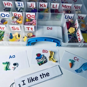 Juego de alfabeto MINI Objetos 5 por letra Juego de alfabeto para el aula Montessori Sonido inicial Terapia del habla Mini Objetos 5 por letra