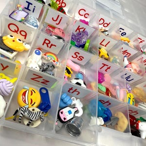 Alphabet Mini Objects Set – Phonics & Digraphs Kit | Montessori Sound Set  Speech Therapy Trinkets | Say and Play Mini Objects