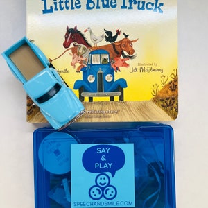 Sagen und Spielen Sie das kleine blaue Lastwagen-Story-Kit und Buch-Story-Objekte