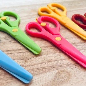 Plastic Play Dough Scissors (1 Piece) - Curious Kids