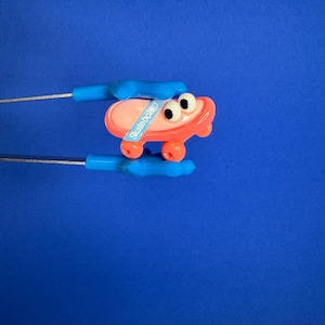 Różowy mini przedmiot w kształcie deskorolki | Miniaturowy przedmiot w kształcie deskorolki do terapii mowy | Miniaturowe przedmioty o tematyce sportowej