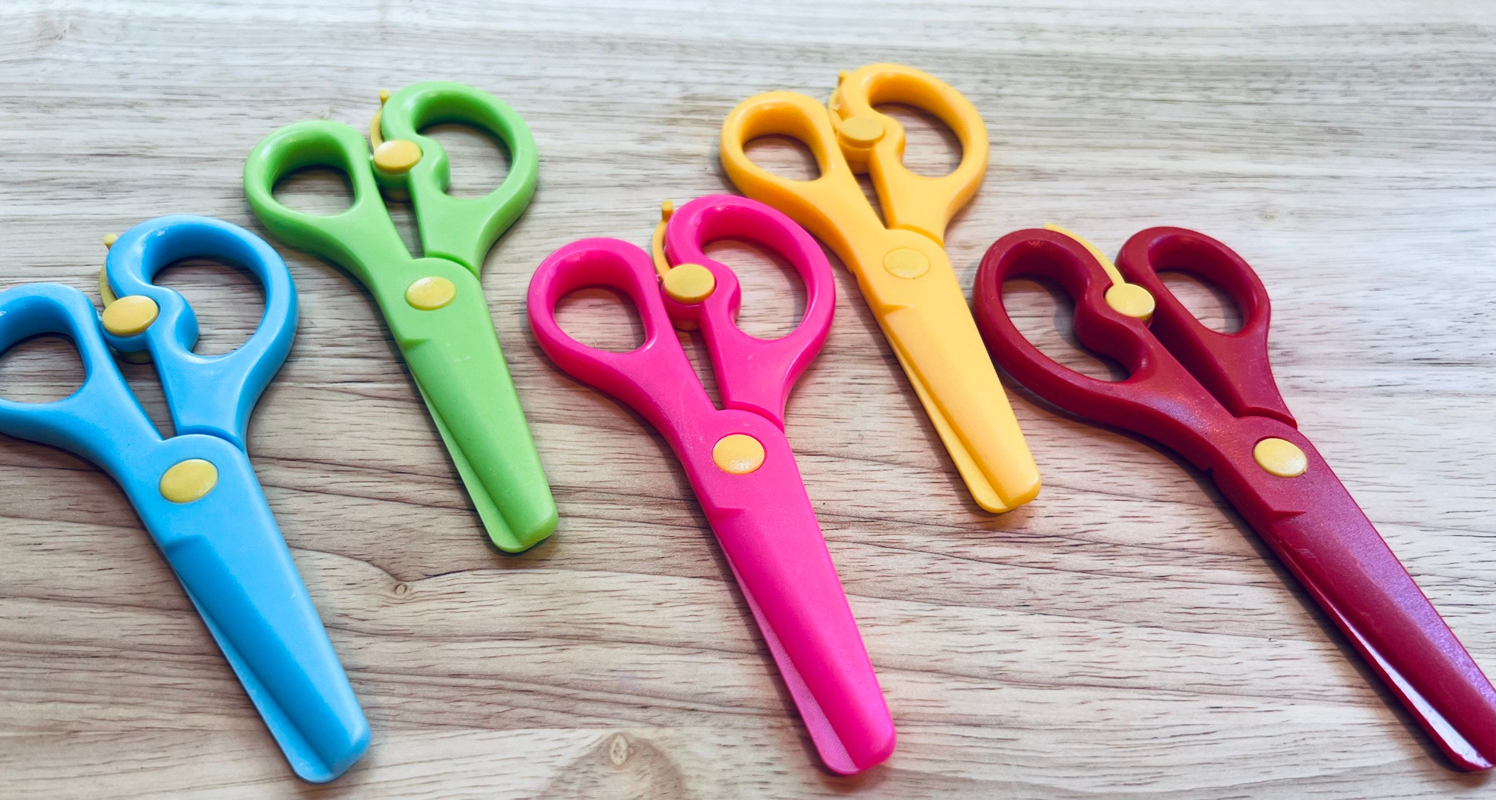 Play Dough Scissors-Preschool Training Scissors -Plastic Scissors Rounded  Edges with Level-Learn to Cut with Scissors