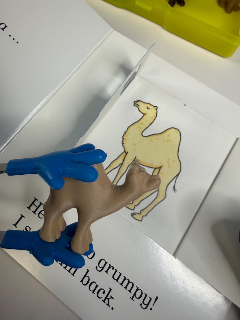 Querido kit de cuentos del zoológico con mini objetos. Libro de terapia del habla sobre el zoológico. imagen 9