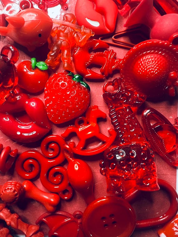 RED Farbe Sortieren von Schmuckstücken nach Farbe mit Karte Sortieren von Mini-Objekten