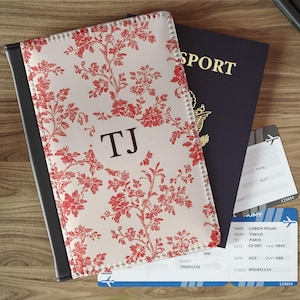 Funda de pasaporte personalizada con estampado chinoiserie, regalo de viaje a Francia, funda de pasaporte con estampado floral Toile de Jouy, elementos esenciales para el aeropuerto.