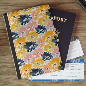 Funda para pasaporte con diseño de flores silvestres, diseño floral tropical, regalo artístico de viaje con flores, bonitos artículos esenciales para el aeropuerto, funda con diseño de plantas y estética natural.