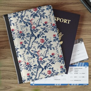 Capa de passaporte Chinoiserie Passaporte Francês Viagem Interior Presente Toile de Jouy Carteira Floral Aeroporto Essenciais Presente de casamento Viagem para meninas