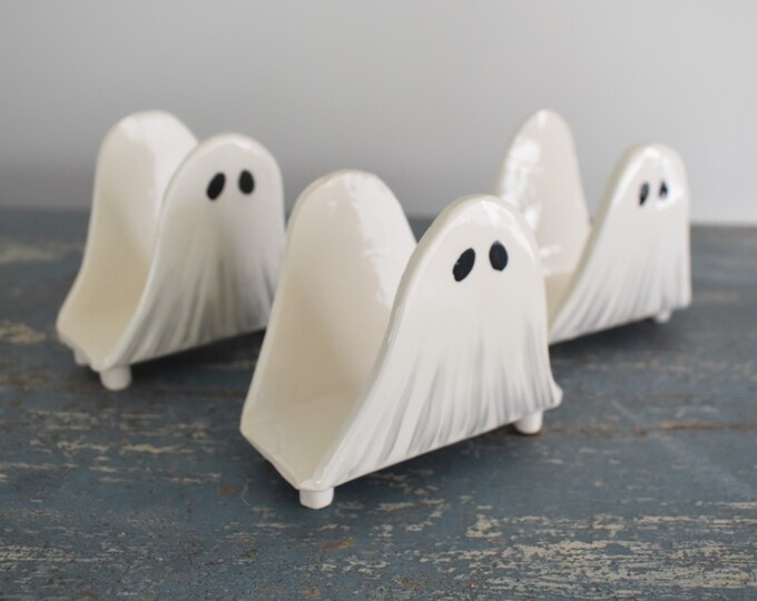 Set Of 6 Ghost Napkin Rings – Halloween & Holiday Table Decor, Metal Napkin Holders (Black)