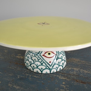 Abstract Acid Yellow Eye Ceramic Cake Stand 10&#39;&#39;