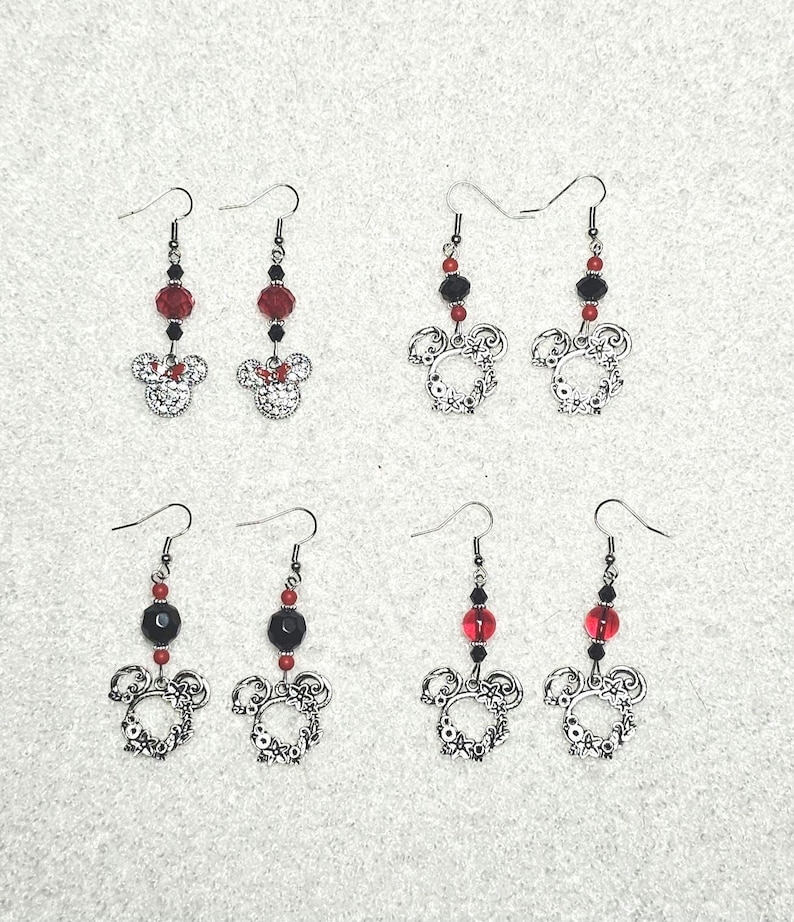 Minnie Mouse Inspired Charm Earrings Bild 1