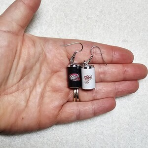 Mini Dr Pepper Can Inspired Earrings afbeelding 2