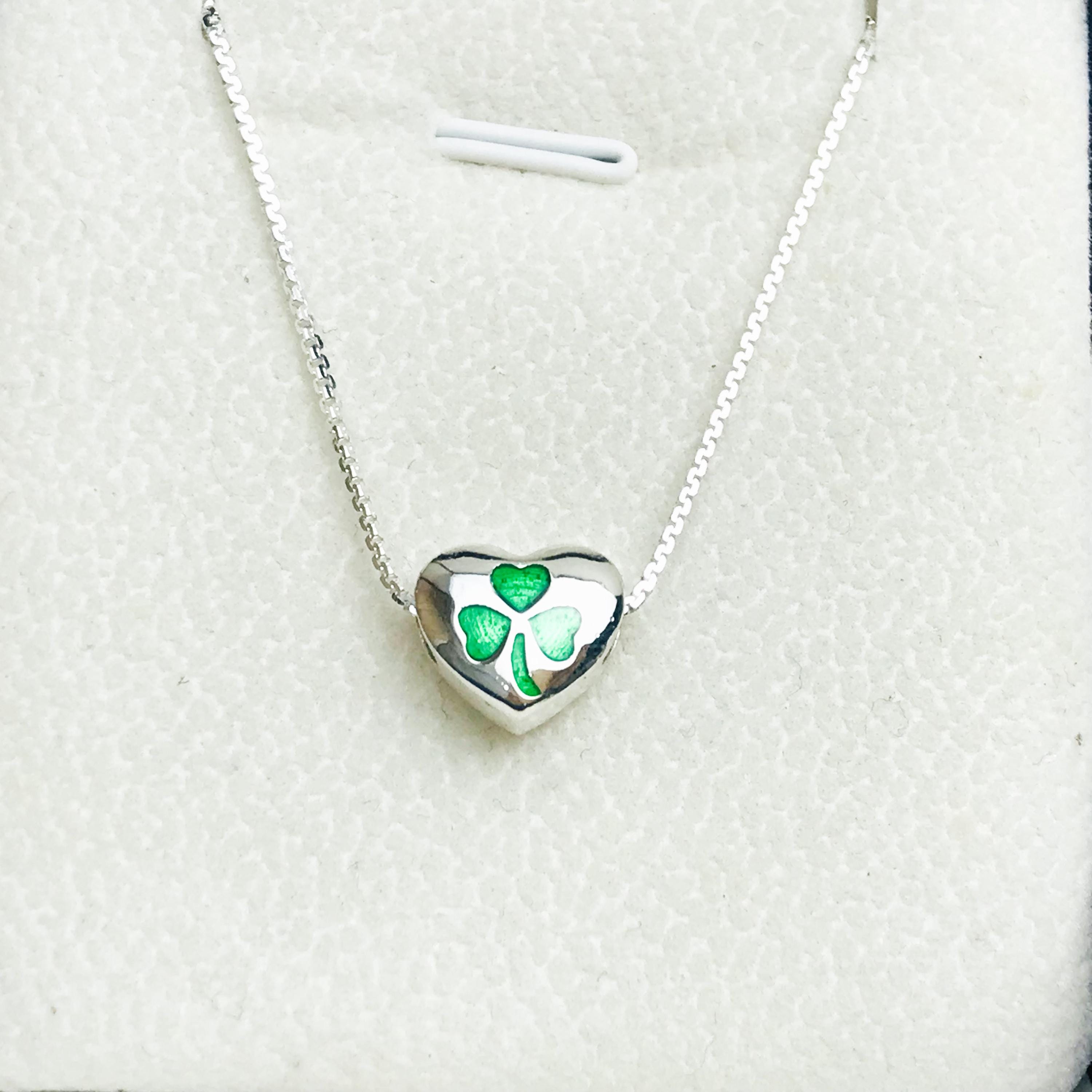 ☆人気☆【TATIANA】☆Mini Rainbow Triangle Necklac.e☆関税込 Tittany - Etsy