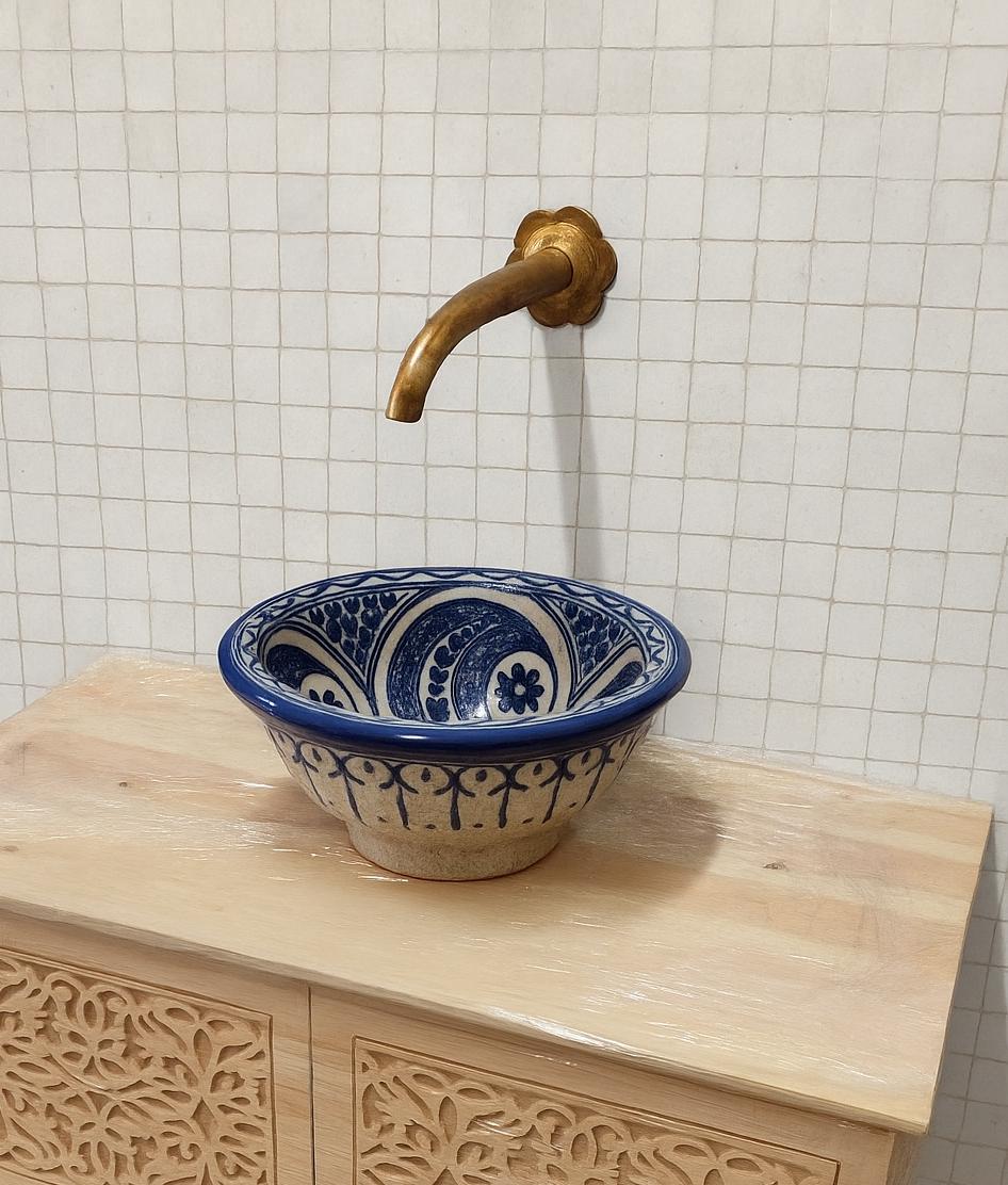 Robinet mural cuivre martelé marocain