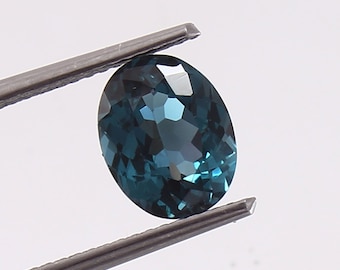 Gema de turmalina indicolita oval de 9 x 7 mm: AAA (limpa à lupa)