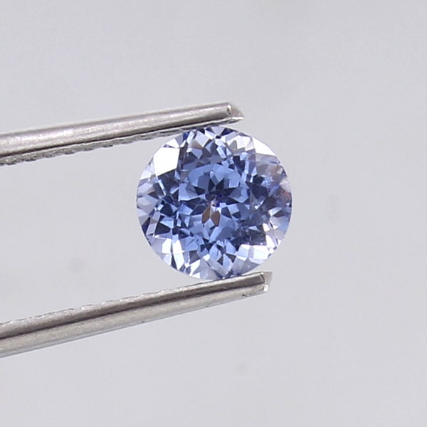 Safira Azul do Ceilão AAA: Gema solta com lapidação redonda de 6 x 6 mm