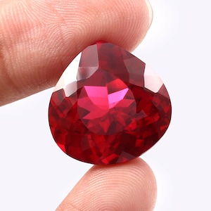 AAA Flawless Mozambique Blood Red Ruby Loose Heart Gemstone Cut 27.70 Ct Beautiful Luster Quality,Fashion Jewelry Making Product 19x19 MM