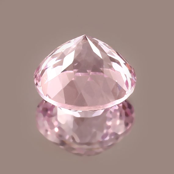 ソフトピンクモルガナイト宝石：13 x 13 mmラウンドカットストーン