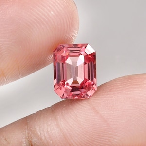 AAA Ceylon Padparadscha Sapphire: 9x7mm Radiant Cut Loose Gemstone