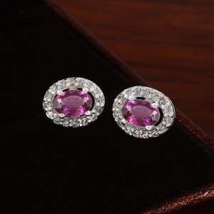 Magnifique clou d'oreille pendanté avec pierres précieuses de taille ovale en saphir violet de Ceylan à couleur variable, argent fait main, boucles d'oreilles pendantes en argent sterling 925, 6 x 4 mm