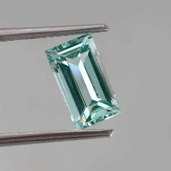 Saphir Bicolore Lab Créé 79,25 Ct - Taille émeraude, Excellente Qualité - En Vrac, Neuf Sans Emballage