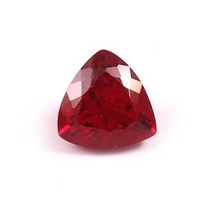 AAA Flawless Mozambique Blood Red Ruby Loose Trillion Gemstone Cut Beautiful Luster Quality,Fashion Jewelry&Ring Making Product 7.80x8.00 MM