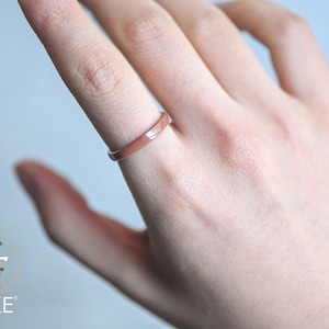 Minimalistische lichtbruine porseleinen ring - hypoallergene sieraden