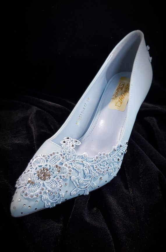 Court order shoes shop