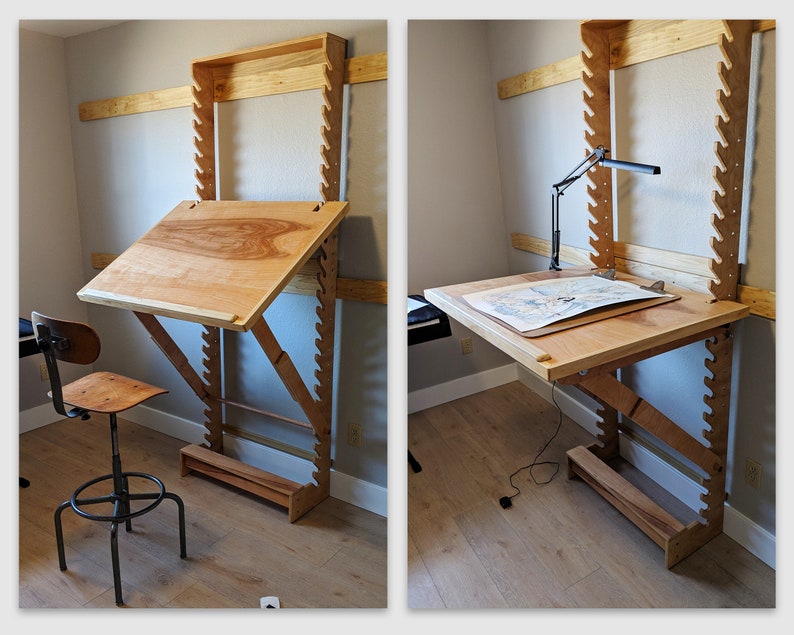 Puede incluir: Un escritorio de madera de pared con una tapa abatible. El escritorio est&aacute; hecho de madera clara y tiene un estante debajo. El escritorio est&aacute; en una habitaci&oacute;n con un suelo de madera clara y paredes blancas.