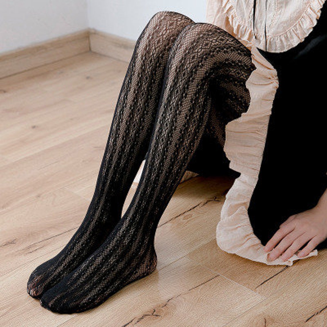 gg lace tights