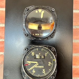 Vintage aircraft instruments
