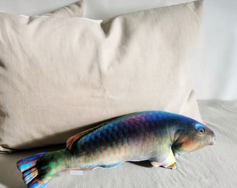 Almohada de pez loro peluche Regalo para pescador, Regalos de pesca para el hombre o para el papá de la hija, Decoración de pescado para la decoración de la casa costera