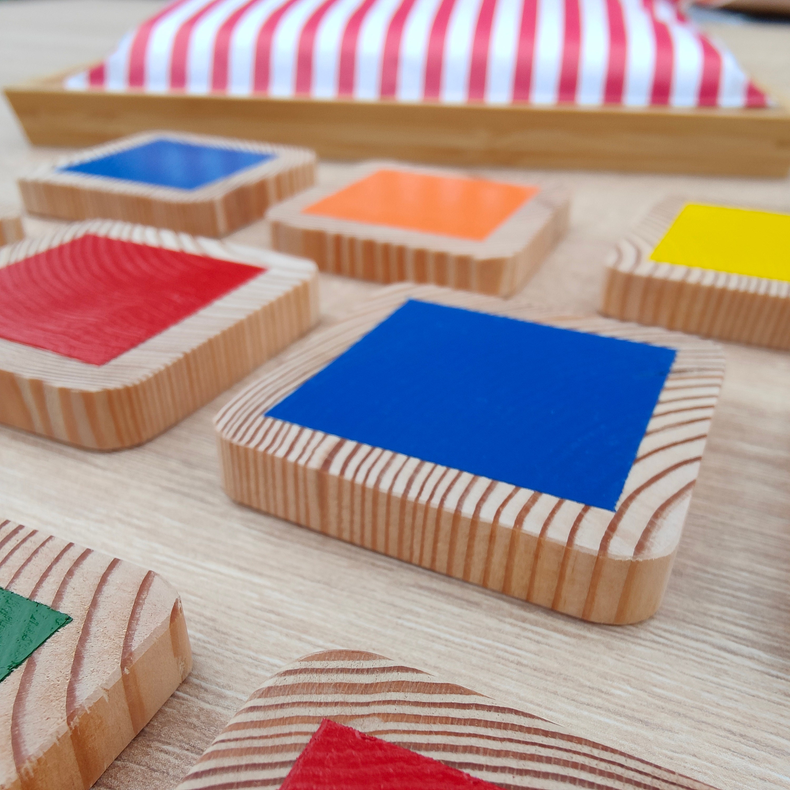 Joyreal Giochi Montessori per Bambini, Giochi Legno Bambini Educativi Giocattoli, Distinguere Colore e Forma, Regalo per 1 2 3 Anni - Giochi e Prodotti per l'Età Evolutiva
