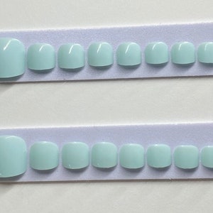 Light Green Press On Toe Nail Kit
