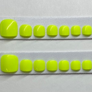 Neon Yellow Press On Toe Nail Kit