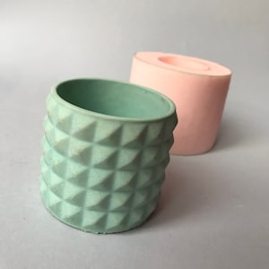 Concrete Silicone Mold  - "Thorn" -  7.5cm/2.9" x 7cm/2.7" - Volume  210ml/7oz