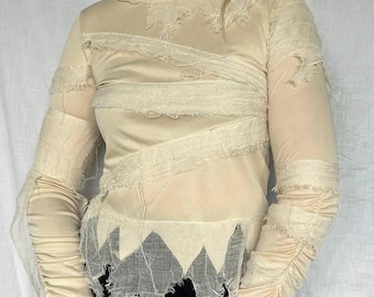 Top in rete trasparente beige effetto consumato con bordi sfrangiati, top boho a maniche lunghe y2k grunge cyber fairycore, maglietta streetwear