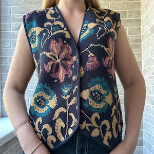 Vintage knit vest with floral tapestry pattern boho 70s sleeveless button-Up waistcoat hipster vest sleeveless jacket 1990s size M-L