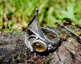 Pointy Silver Ring with Labradorite Stone, Sacred geometry, Statement Piece, Boho Ethnic Art, Alternative, Custom Gift