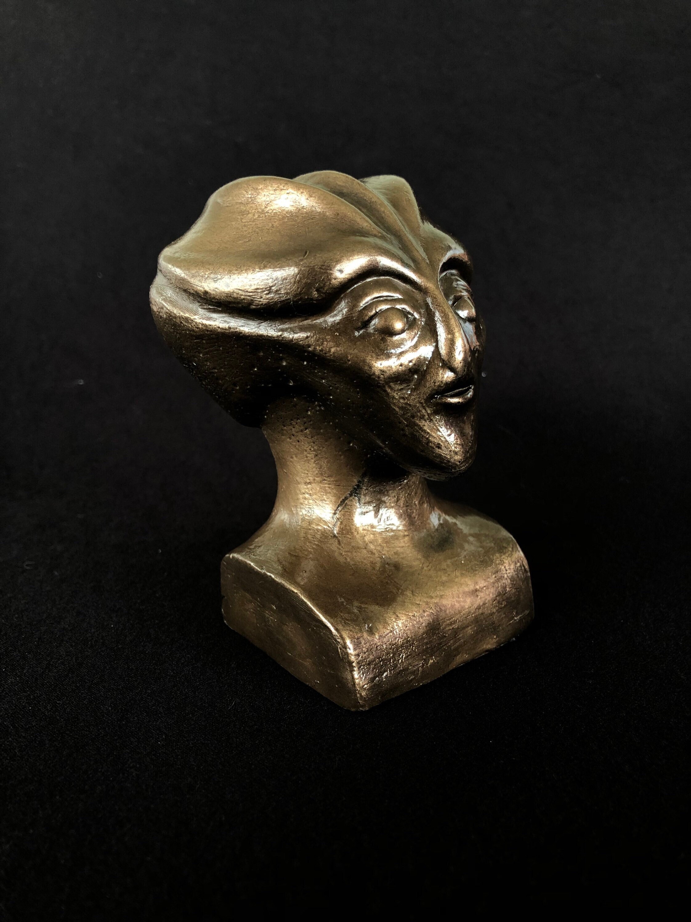 Mini Alien, Cold Cast Bronze Sculpture - Etsy