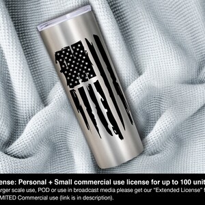 Pode incluir: Um copo de a&ccedil;o inoxid&aacute;vel com um design de bandeira americana desbotada. A bandeira &eacute; preta e branca com um visual desbotado. *Licen&ccedil;a: Uso pessoal + pequena licen&ccedil;a comercial para at&eacute; 100 unidades. Para uso em maior escala, POD ou uso em m&iacute;dia de transmiss&atilde;o, por favor, obtenha nossa "Licen&ccedil;a estendida" para uso comercial ILIMITADO (link na descri&ccedil;&atilde;o).